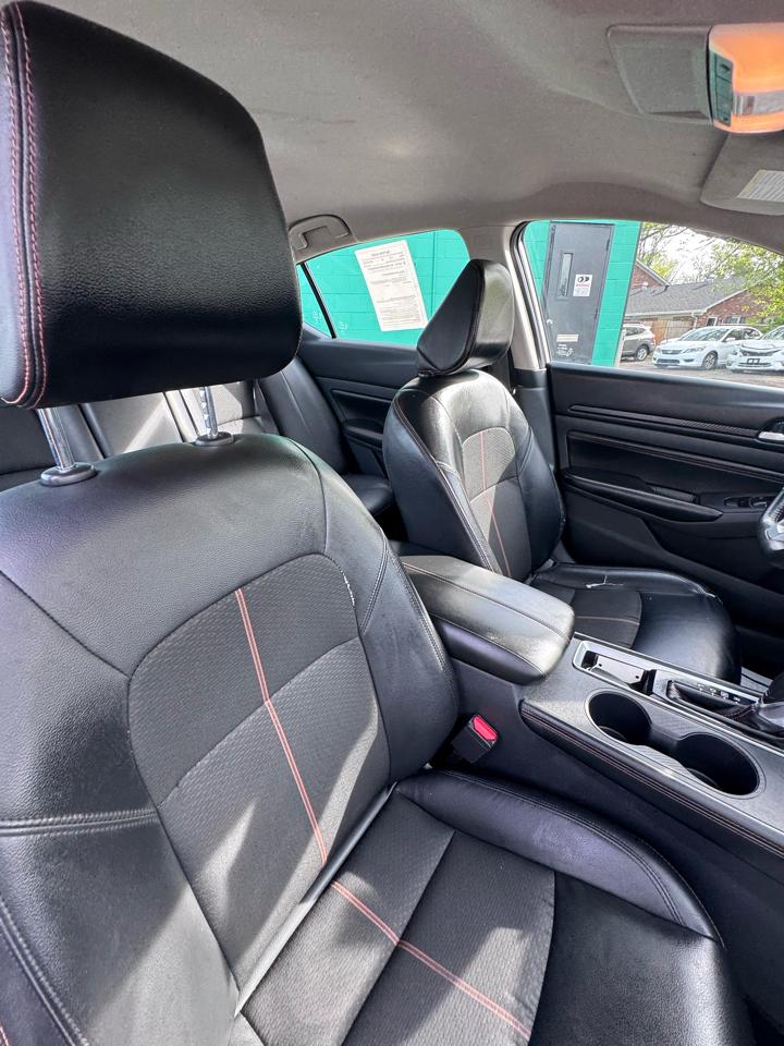 Nissan Altima 2.5 SR Sedan 2022
