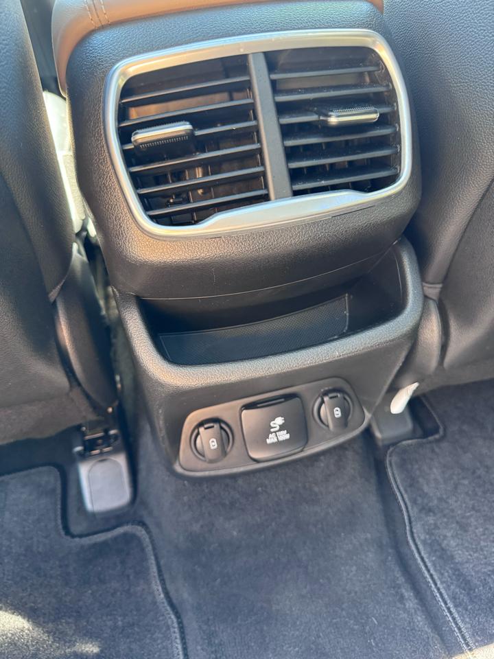 Hyundai Santa Fe Limited 2.4L Auto FWD 2020