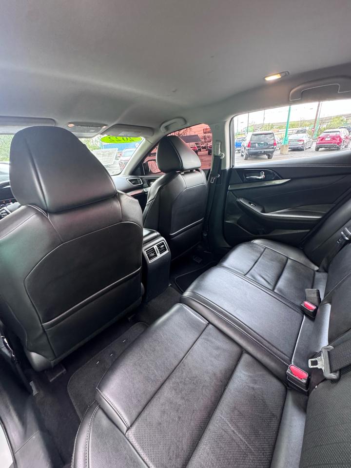 Nissan Maxima SV CVT 2022