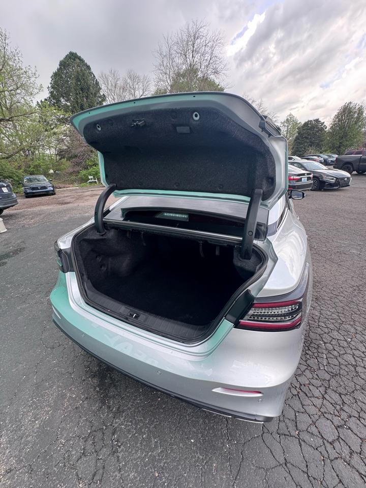 Nissan Maxima SV CVT 2022