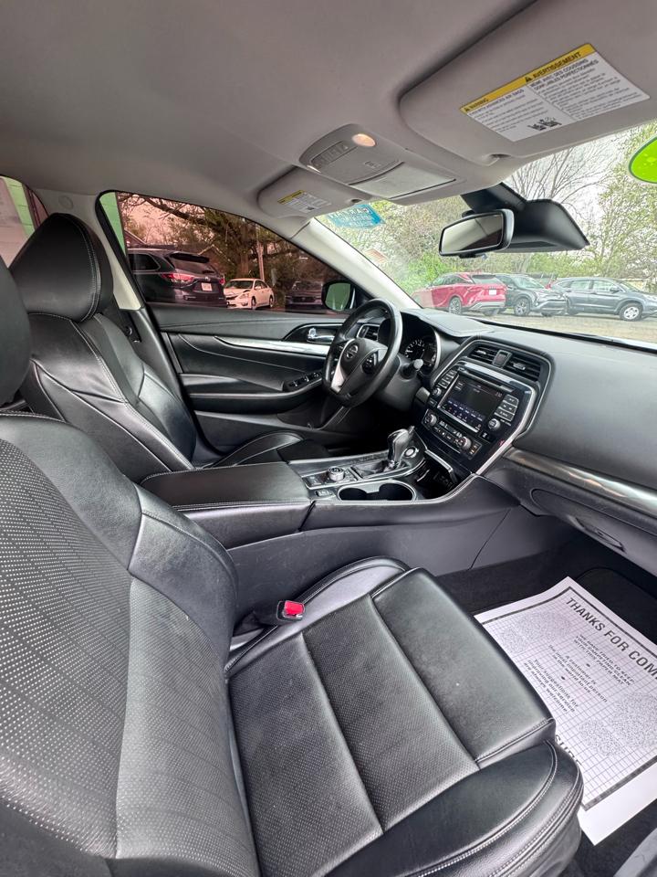 Nissan Maxima SV CVT 2022