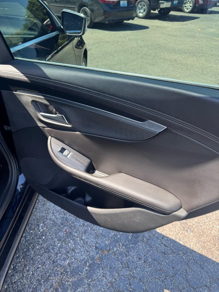 Chevrolet Impala 4dr Sdn LT w/1LT 2018