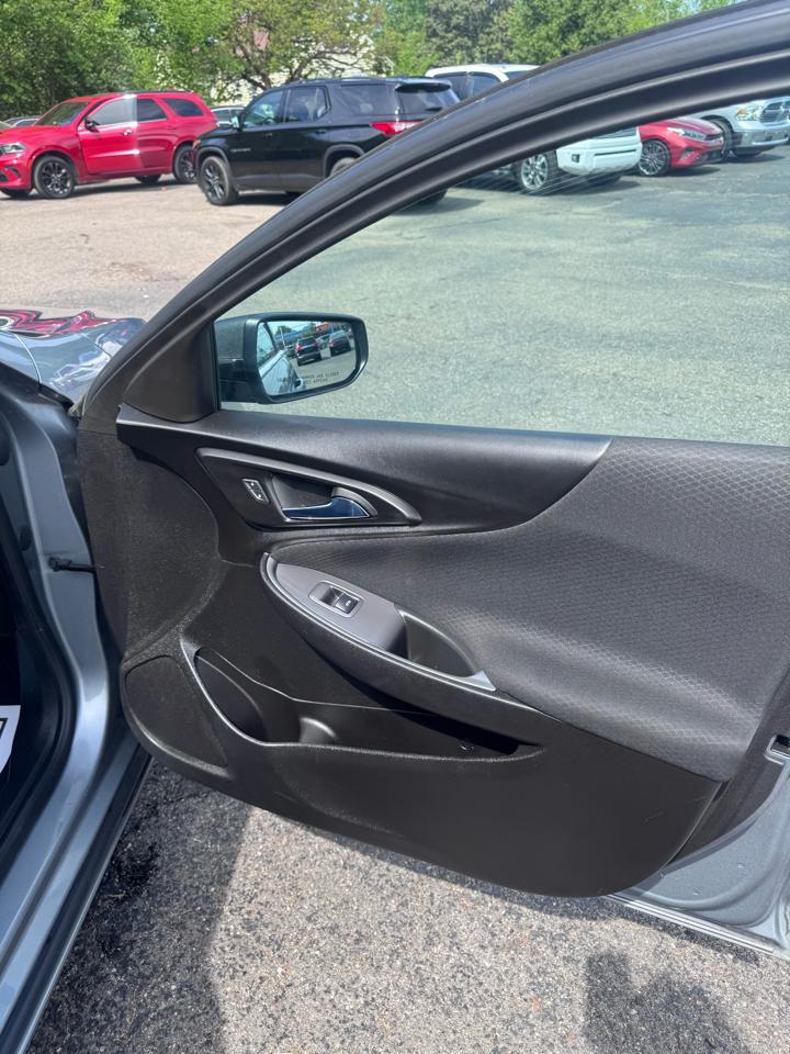 Chevrolet Malibu 4dr Sdn LS w/1FL 2024