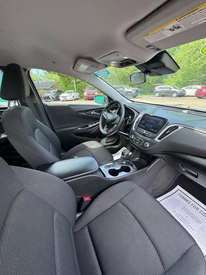 Chevrolet Malibu 4dr Sdn LS w/1FL 2024