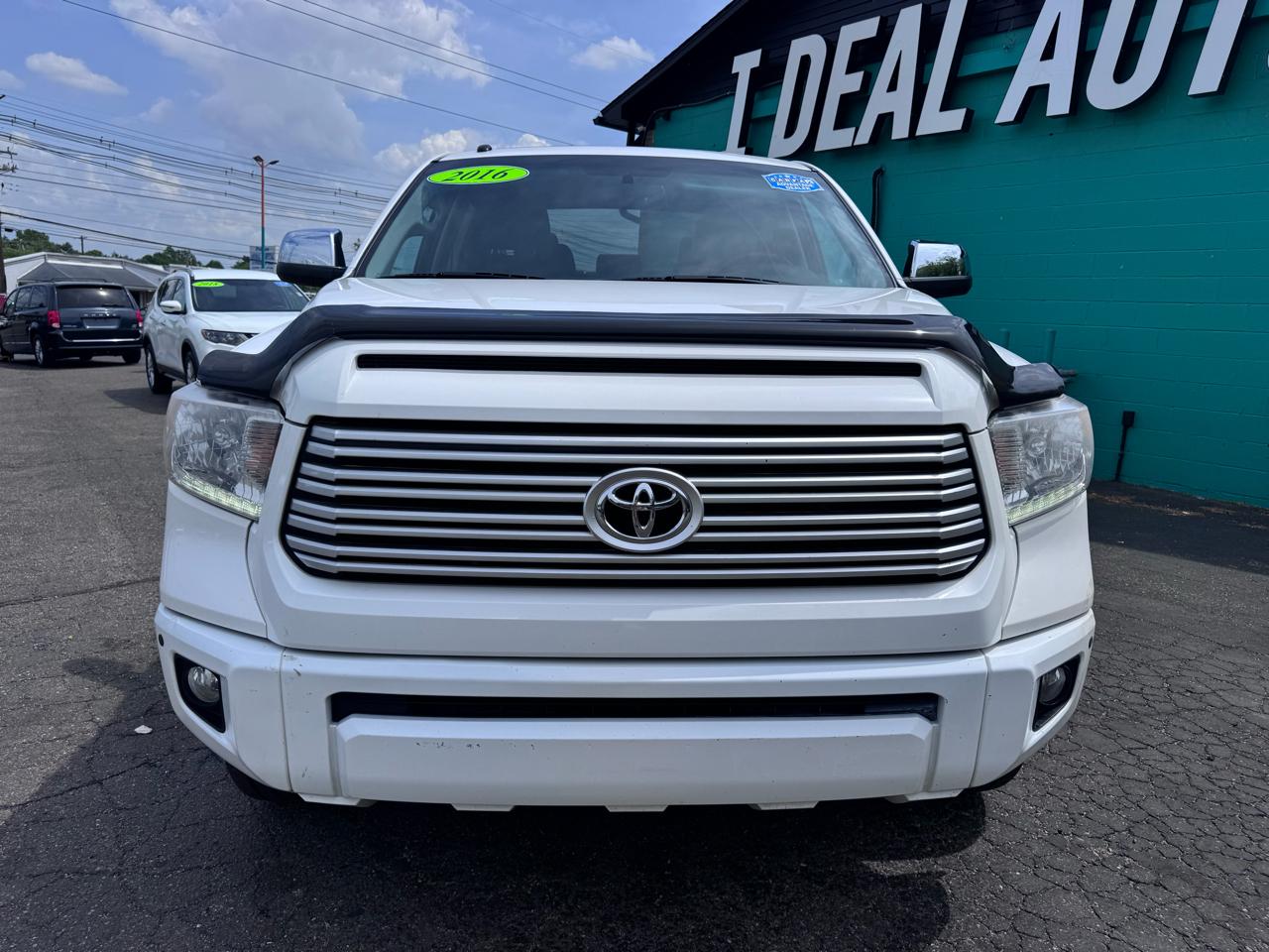 Toyota Tundra 4WD Truck CrewMax 5.7L FFV V8 6-Spd AT Platinum (Natl) 2016
