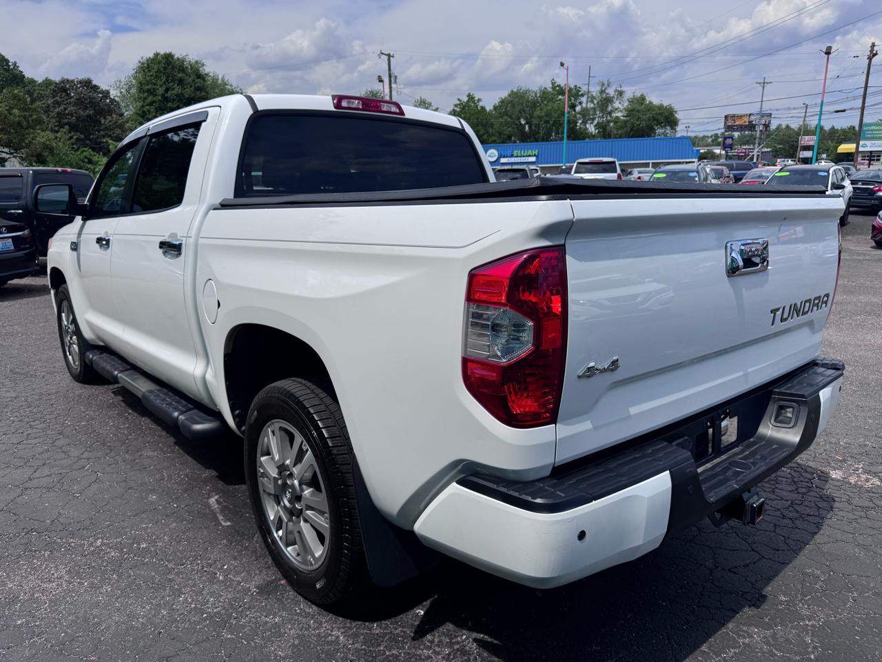 Toyota Tundra 4WD Truck CrewMax 5.7L FFV V8 6-Spd AT Platinum (Natl) 2016