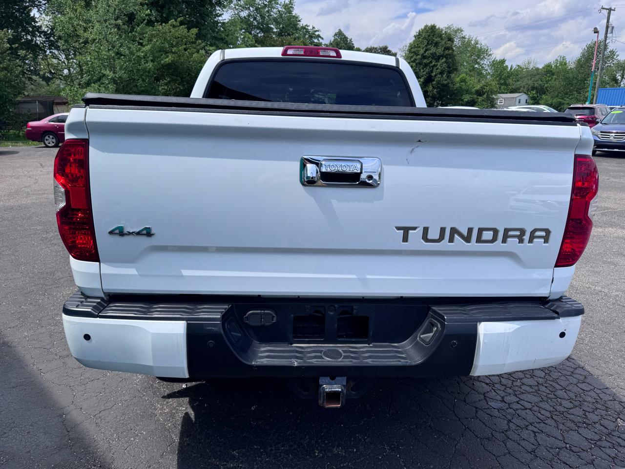 Toyota Tundra 4WD Truck CrewMax 5.7L FFV V8 6-Spd AT Platinum (Natl) 2016
