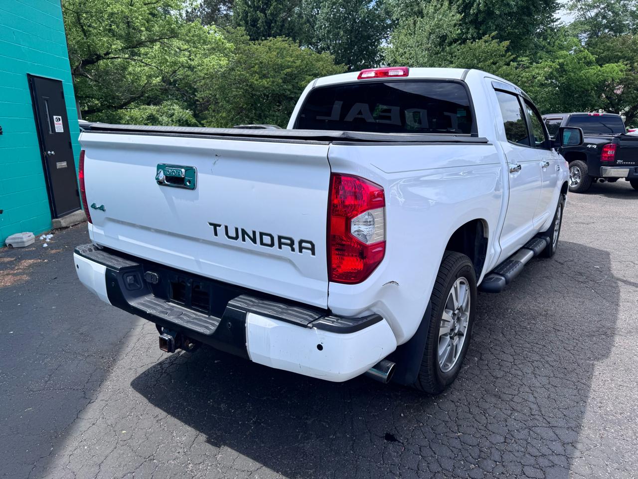 Toyota Tundra 4WD Truck CrewMax 5.7L FFV V8 6-Spd AT Platinum (Natl) 2016