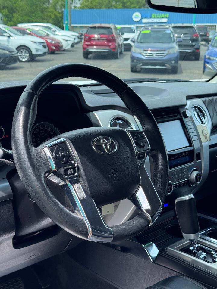 Toyota Tundra 4WD Truck CrewMax 5.7L FFV V8 6-Spd AT Platinum (Natl) 2016