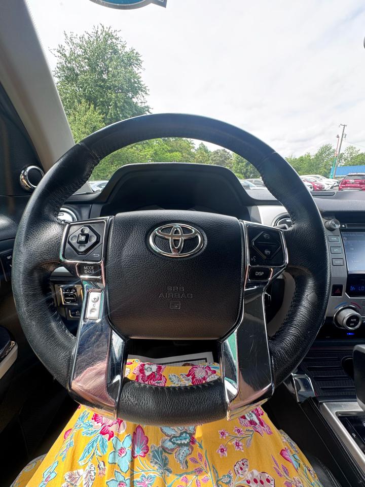 Toyota Tundra 4WD Truck CrewMax 5.7L FFV V8 6-Spd AT Platinum (Natl) 2016