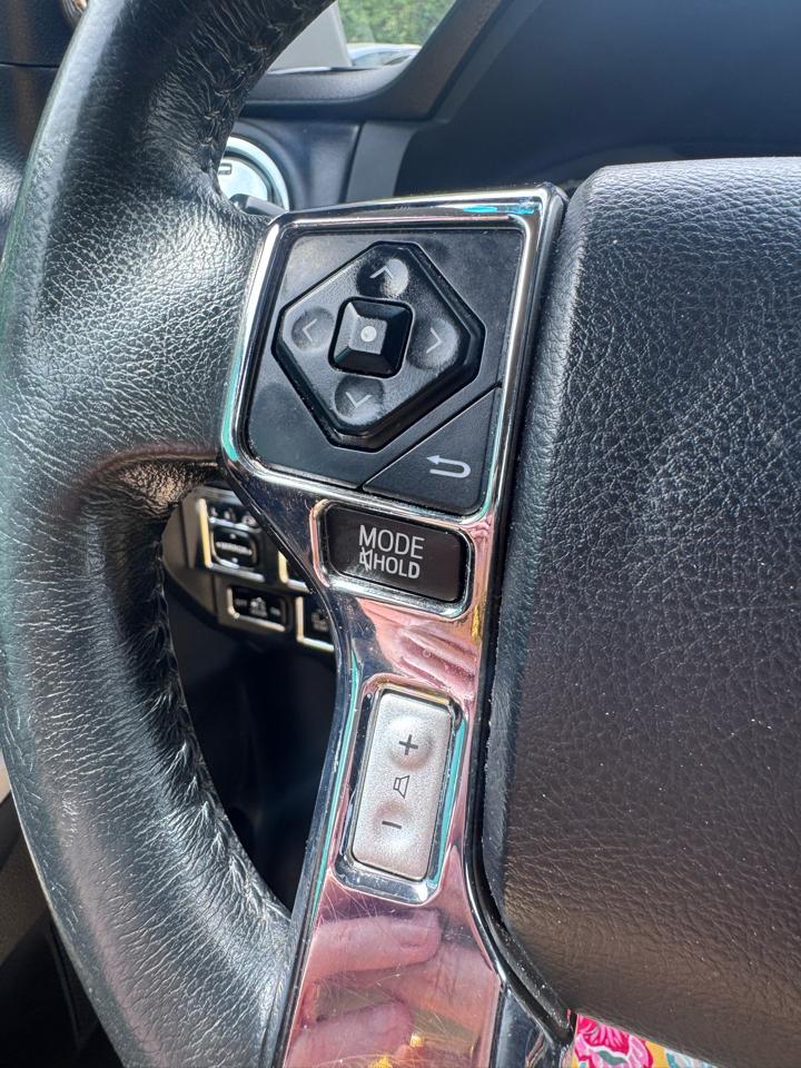 Toyota Tundra 4WD Truck CrewMax 5.7L FFV V8 6-Spd AT Platinum (Natl) 2016