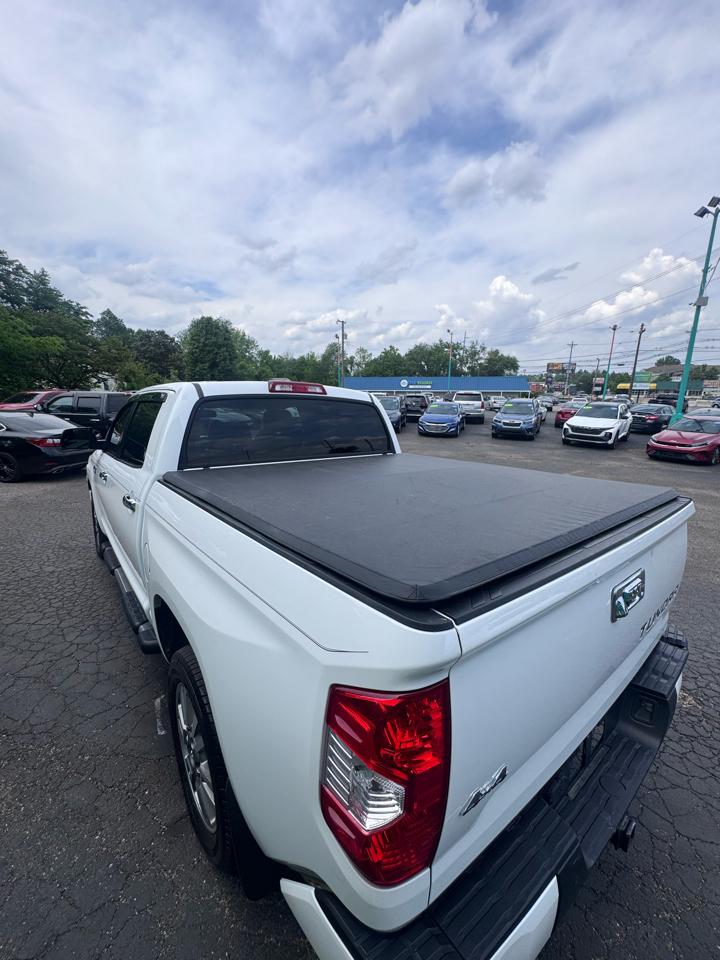 Toyota Tundra 4WD Truck CrewMax 5.7L FFV V8 6-Spd AT Platinum (Natl) 2016