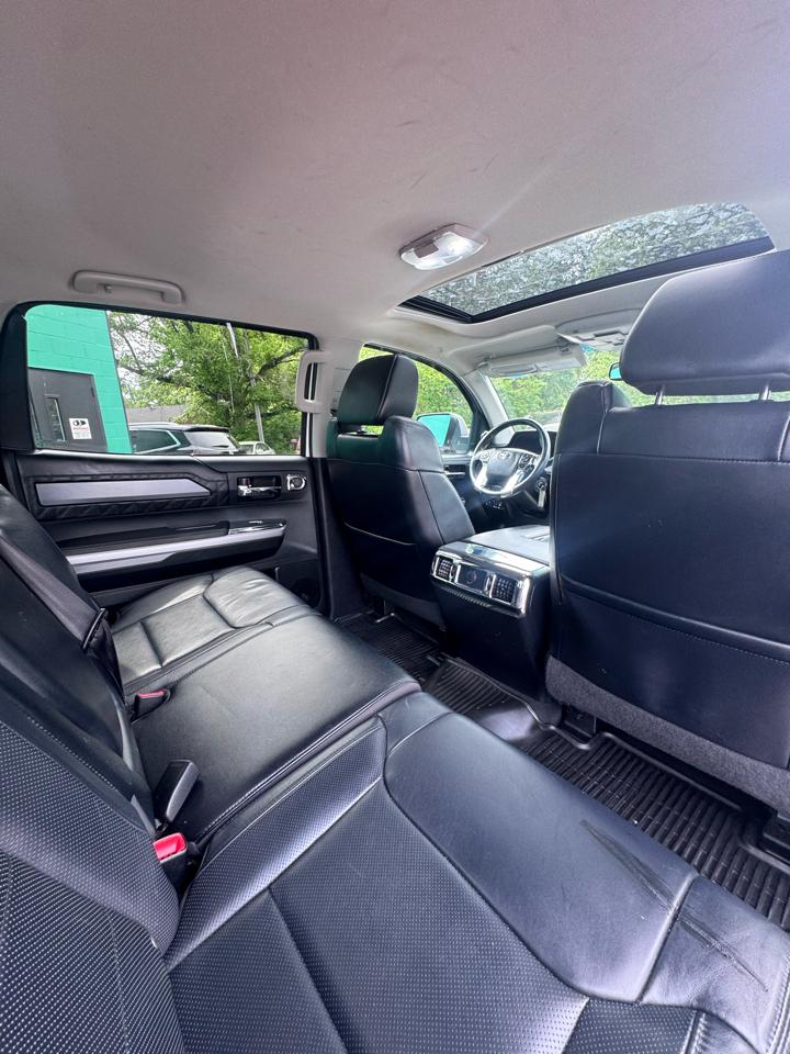 Toyota Tundra 4WD Truck CrewMax 5.7L FFV V8 6-Spd AT Platinum (Natl) 2016