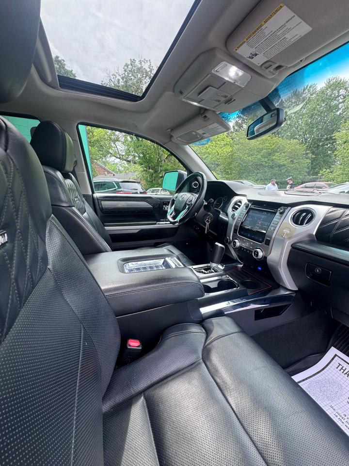 Toyota Tundra 4WD Truck CrewMax 5.7L FFV V8 6-Spd AT Platinum (Natl) 2016