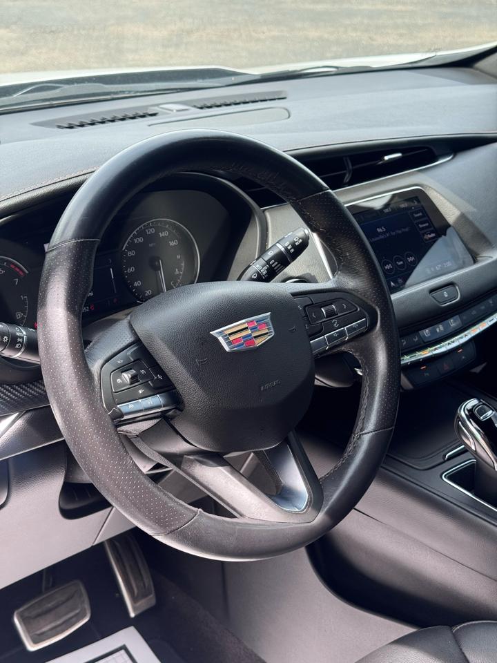 Cadillac XT4 FWD 4dr Sport 2023