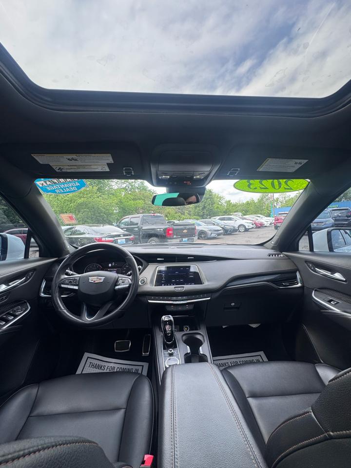 Cadillac XT4 FWD 4dr Sport 2023
