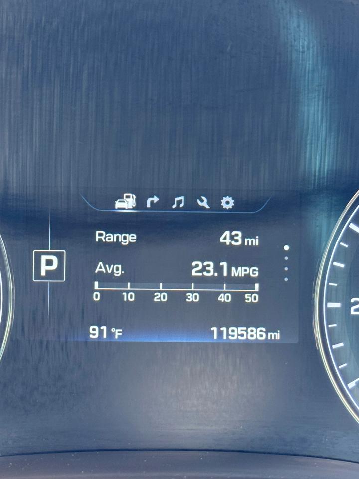 Hyundai Genesis 4dr Sdn V6 3.8L AWD 2015