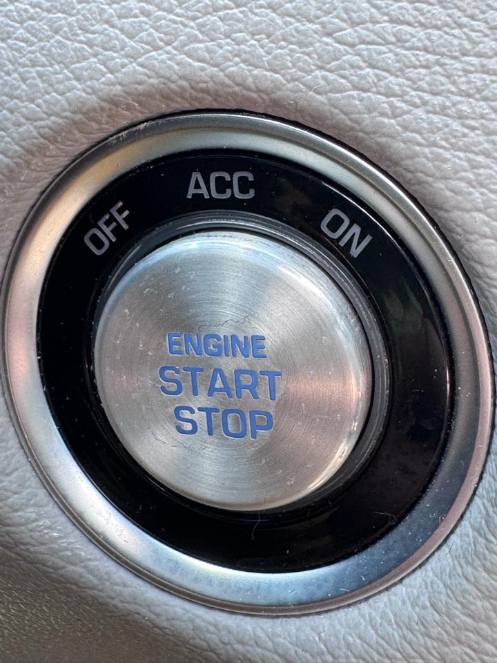 Hyundai Genesis 4dr Sdn V6 3.8L AWD 2015