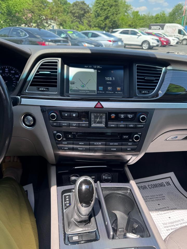 Hyundai Genesis 4dr Sdn V6 3.8L AWD 2015