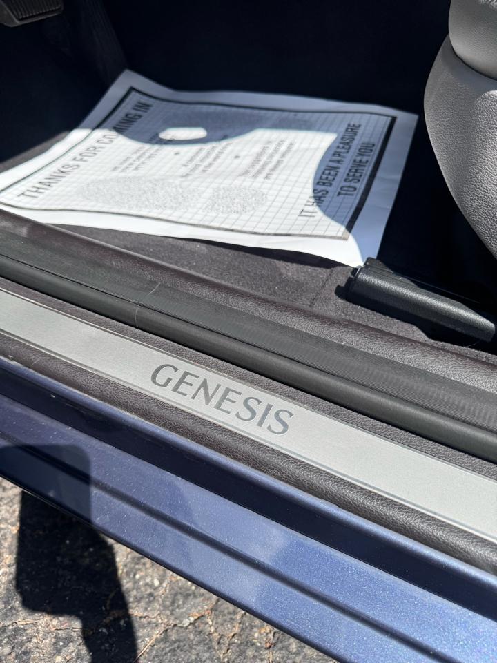 Hyundai Genesis 4dr Sdn V6 3.8L AWD 2015