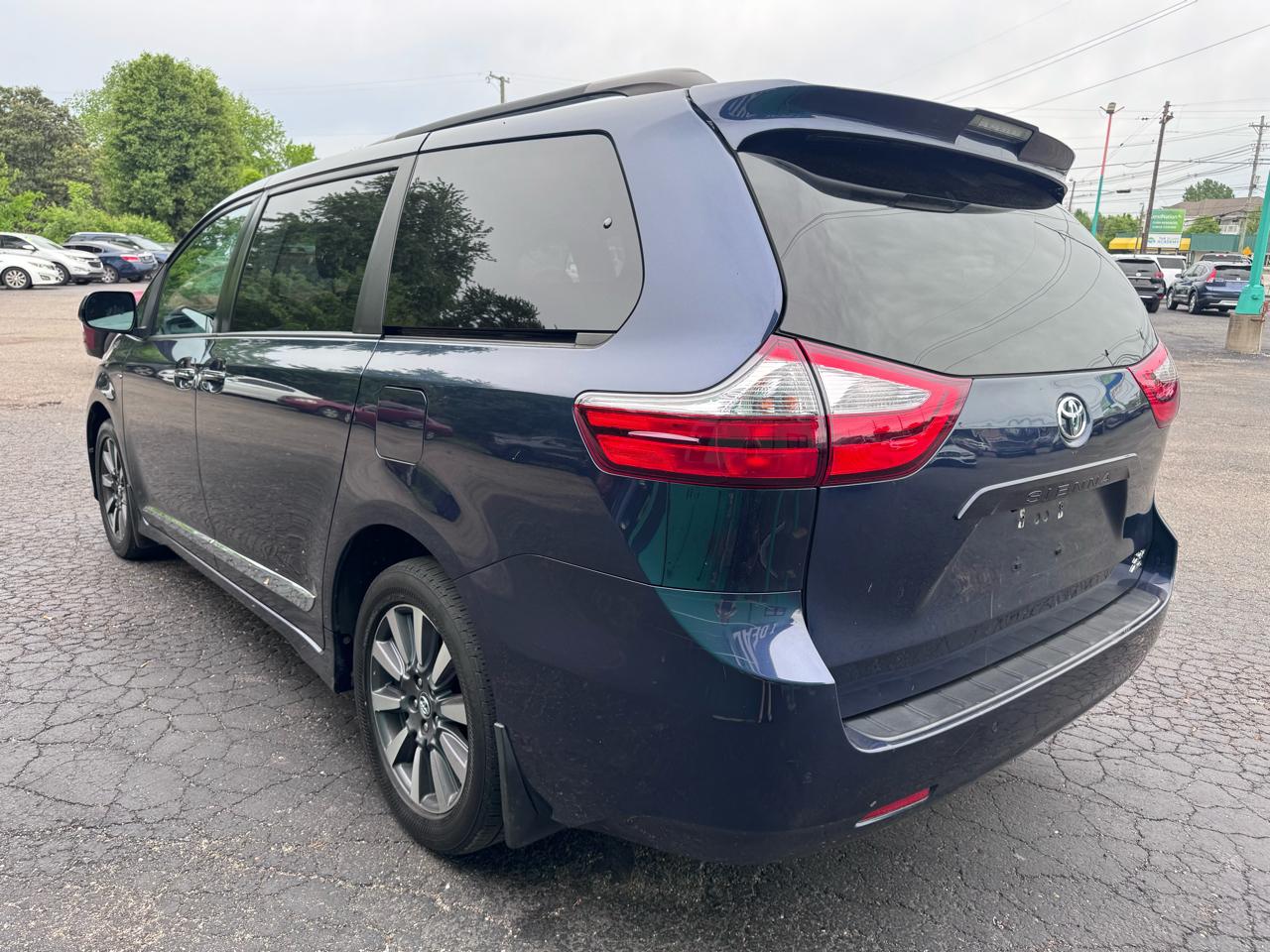 Toyota Sienna Limited Premium AWD 7-Passenger (Natl) 2018