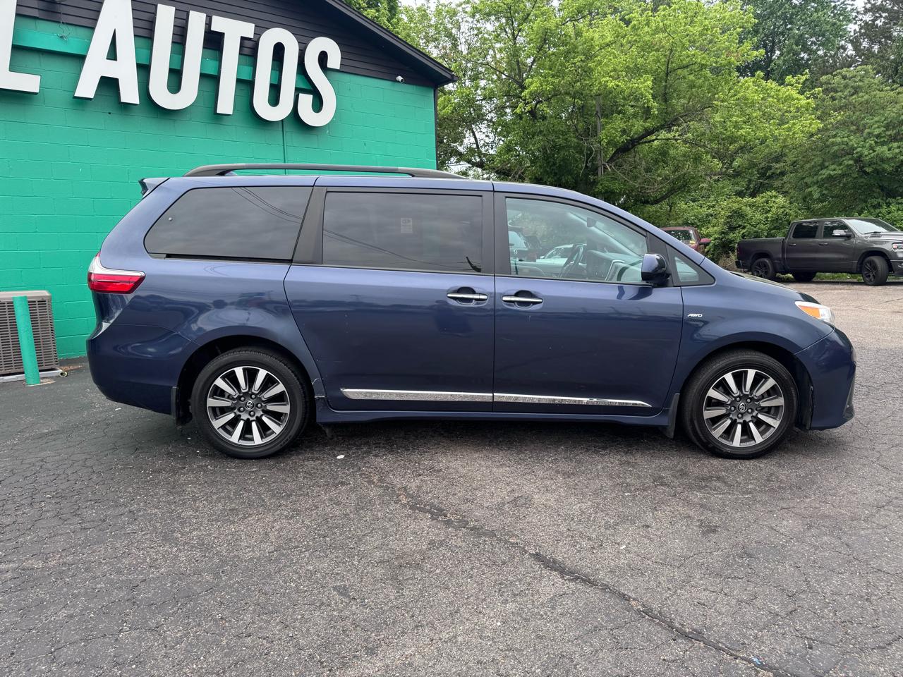 Toyota Sienna Limited Premium AWD 7-Passenger (Natl) 2018