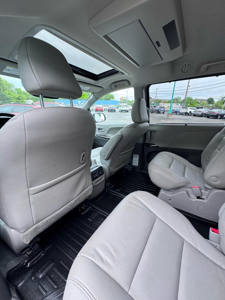 Toyota Sienna Limited Premium AWD 7-Passenger (Natl) 2018