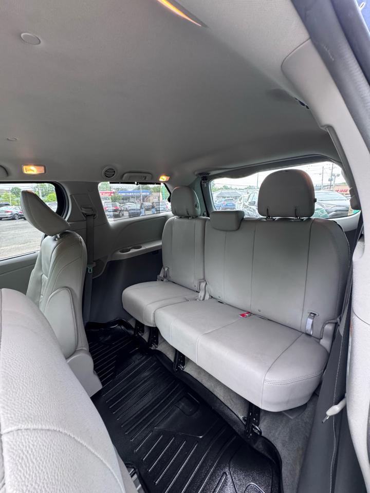 Toyota Sienna Limited Premium AWD 7-Passenger (Natl) 2018