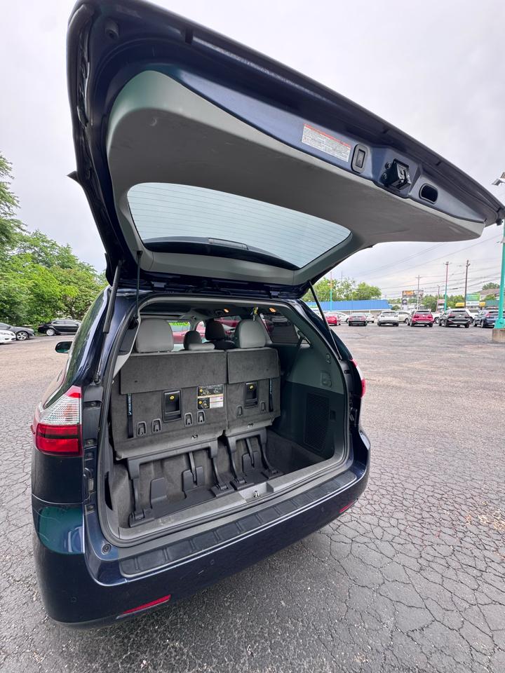 Toyota Sienna Limited Premium AWD 7-Passenger (Natl) 2018