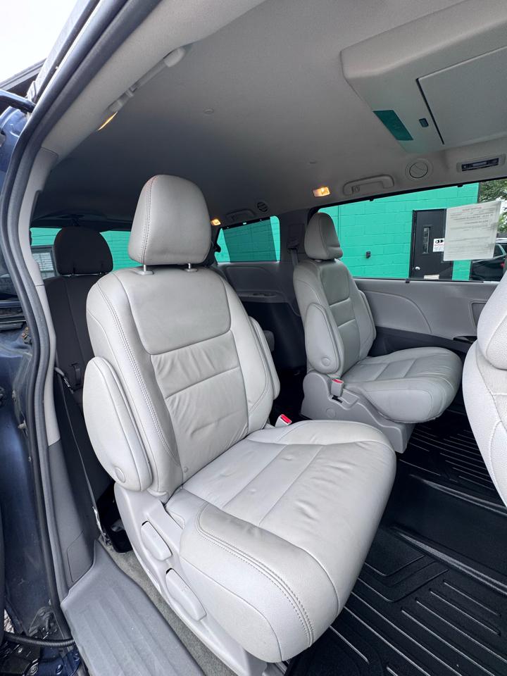 Toyota Sienna Limited Premium AWD 7-Passenger (Natl) 2018