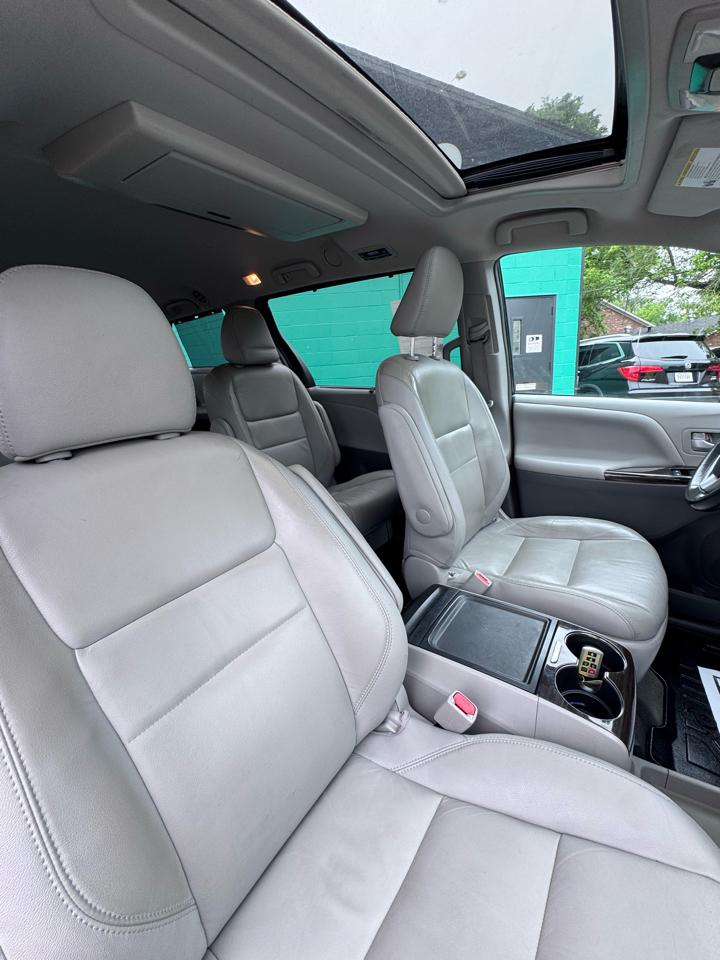 Toyota Sienna Limited Premium AWD 7-Passenger (Natl) 2018