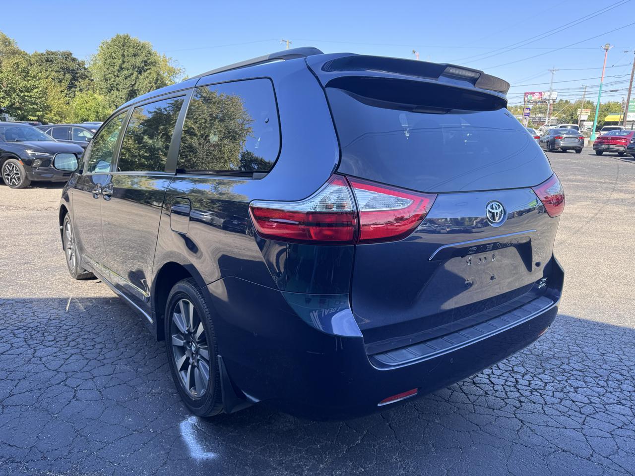 Toyota Sienna Limited Premium AWD 7-Passenger (Natl) 2018