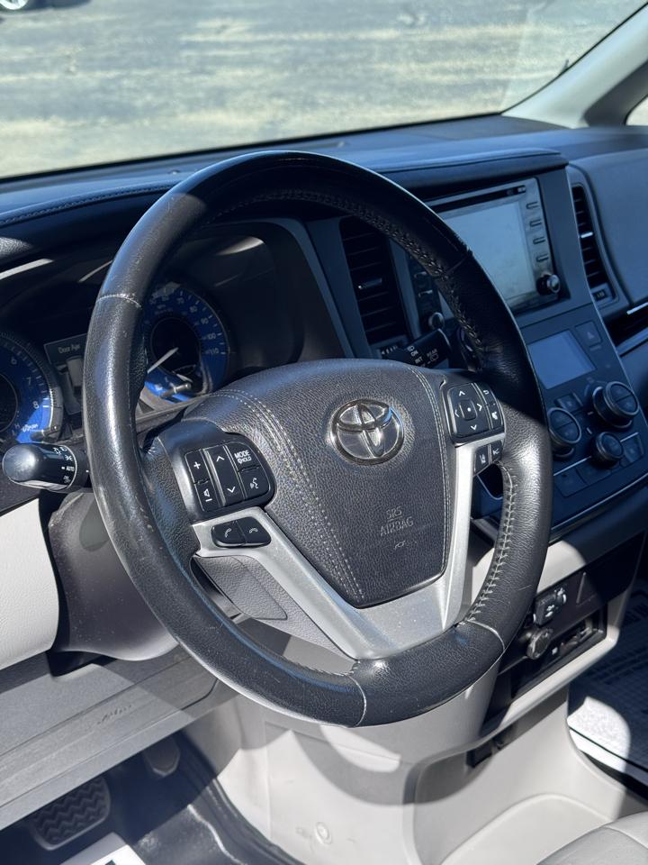 Toyota Sienna Limited Premium AWD 7-Passenger (Natl) 2018