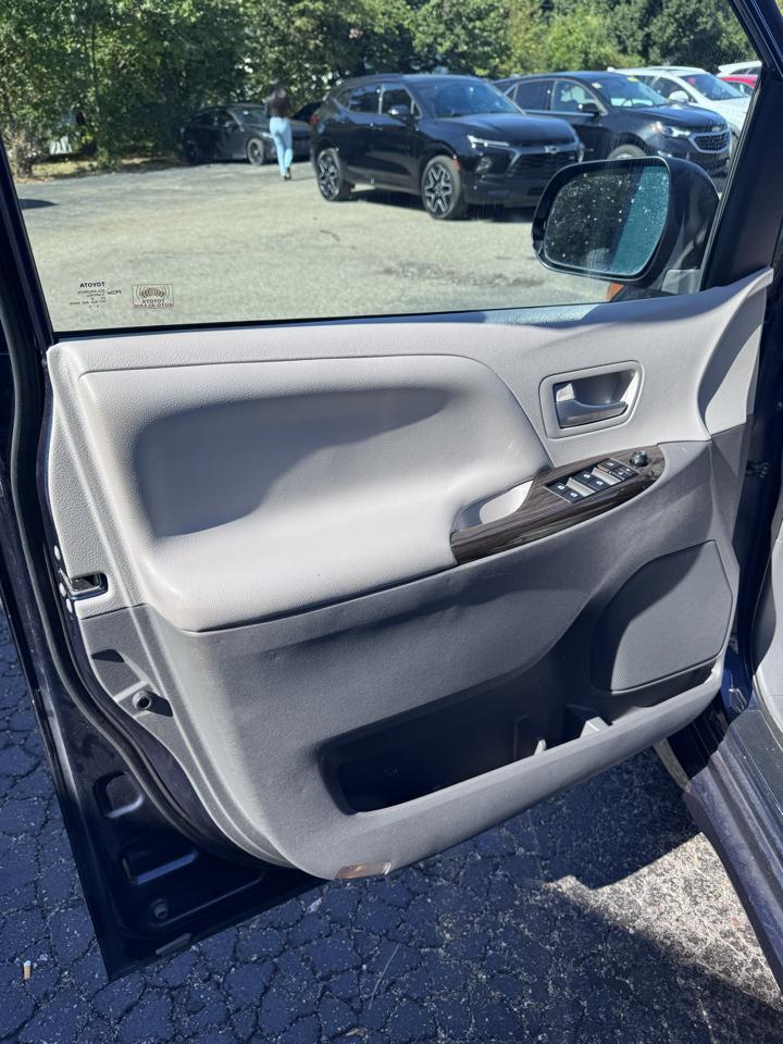 Toyota Sienna Limited Premium AWD 7-Passenger (Natl) 2018