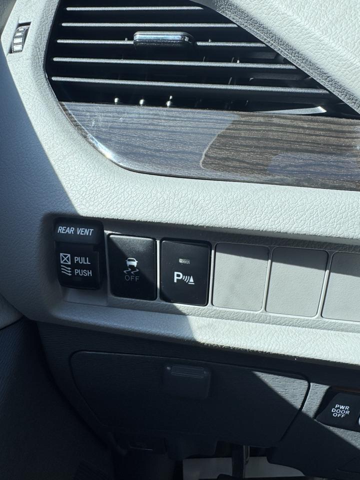 Toyota Sienna Limited Premium AWD 7-Passenger (Natl) 2018