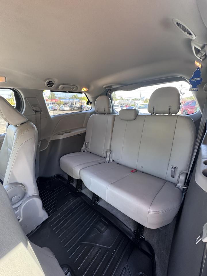 Toyota Sienna Limited Premium AWD 7-Passenger (Natl) 2018