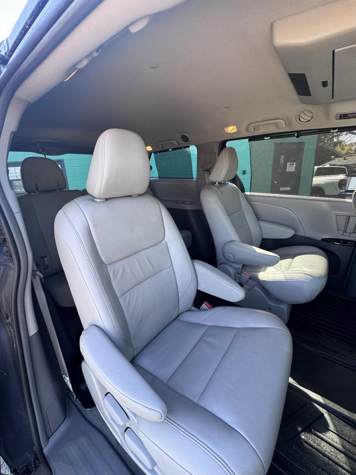 Toyota Sienna Limited Premium AWD 7-Passenger (Natl) 2018