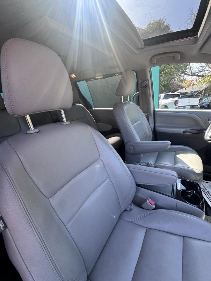 Toyota Sienna Limited Premium AWD 7-Passenger (Natl) 2018