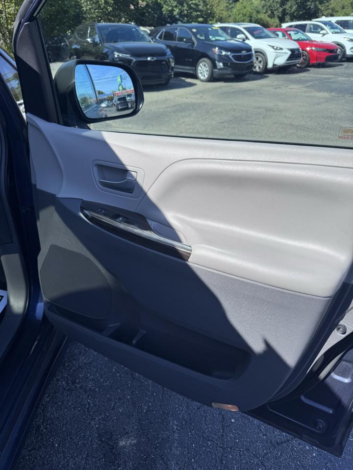 Toyota Sienna Limited Premium AWD 7-Passenger (Natl) 2018