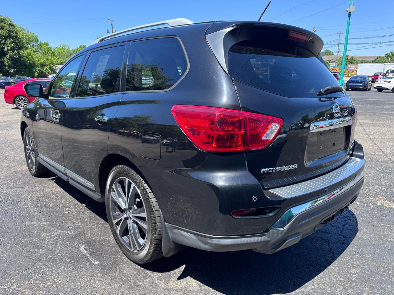 Nissan Pathfinder 4x4 Platinum 2018