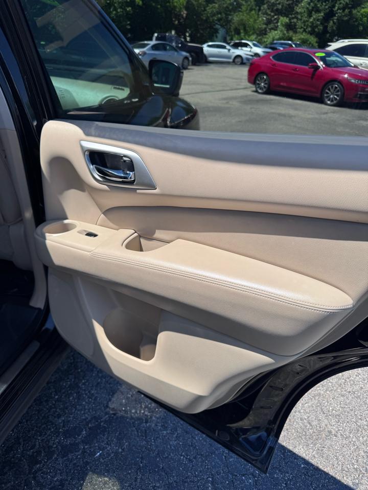 Nissan Pathfinder 4x4 Platinum 2018