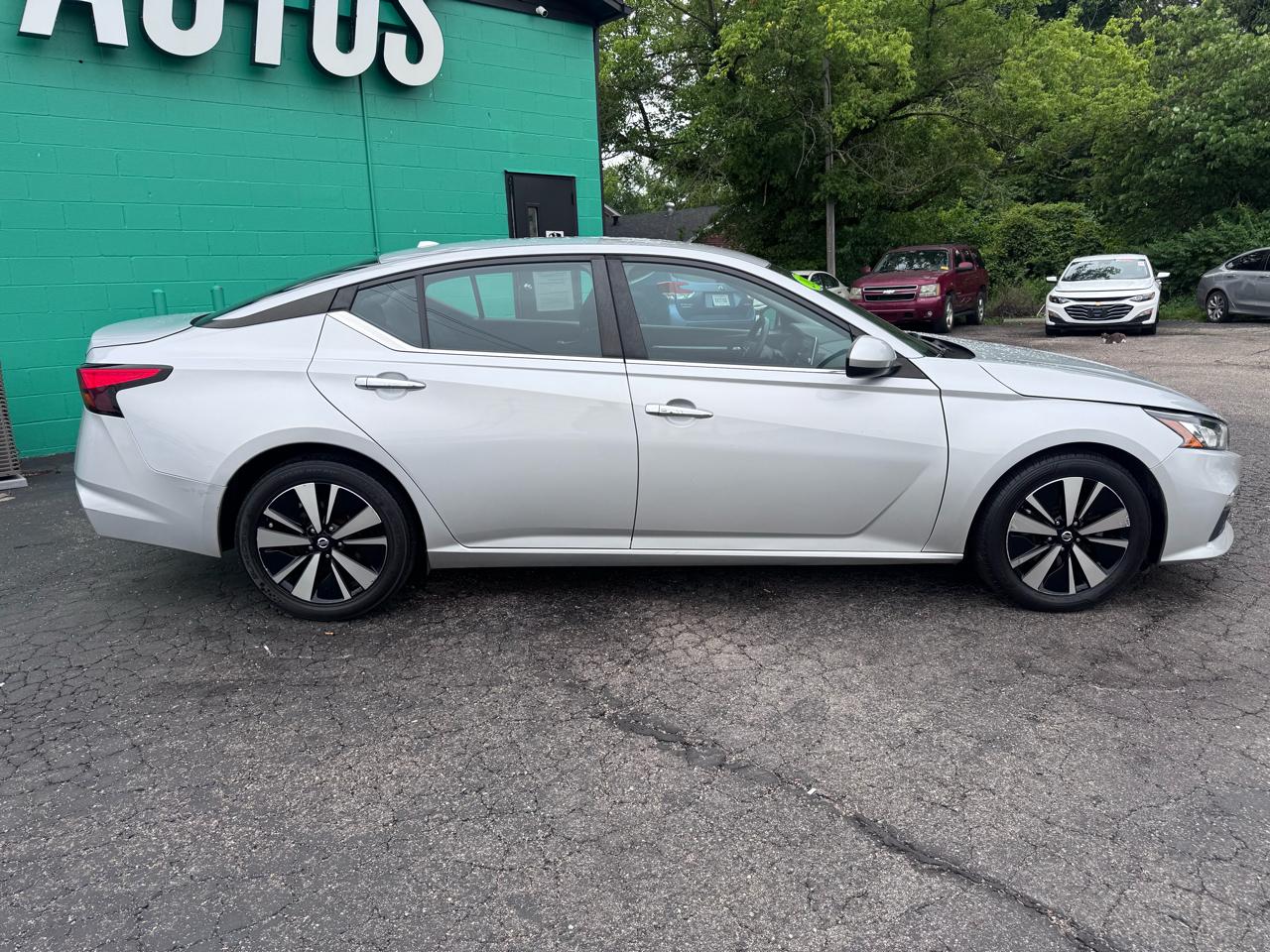 Nissan Altima 2.5 SV Sedan 2021