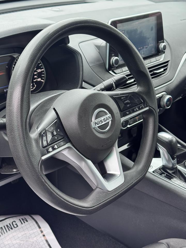 Nissan Altima 2.5 SV Sedan 2021
