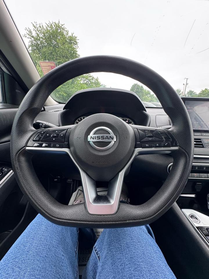 Nissan Altima 2.5 SV Sedan 2021