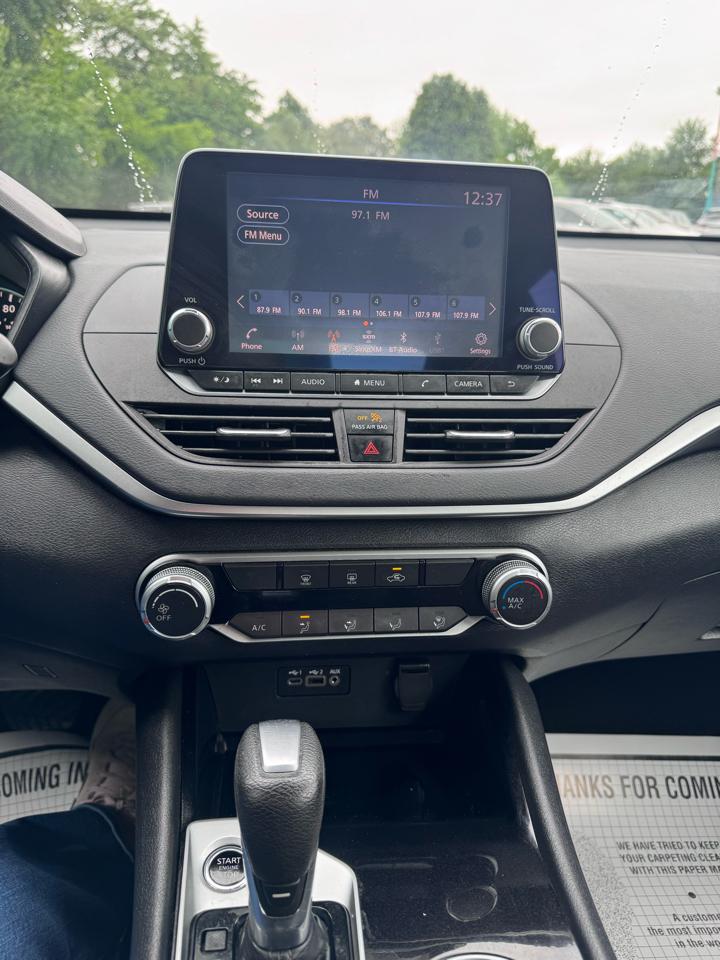 Nissan Altima 2.5 SV Sedan 2021