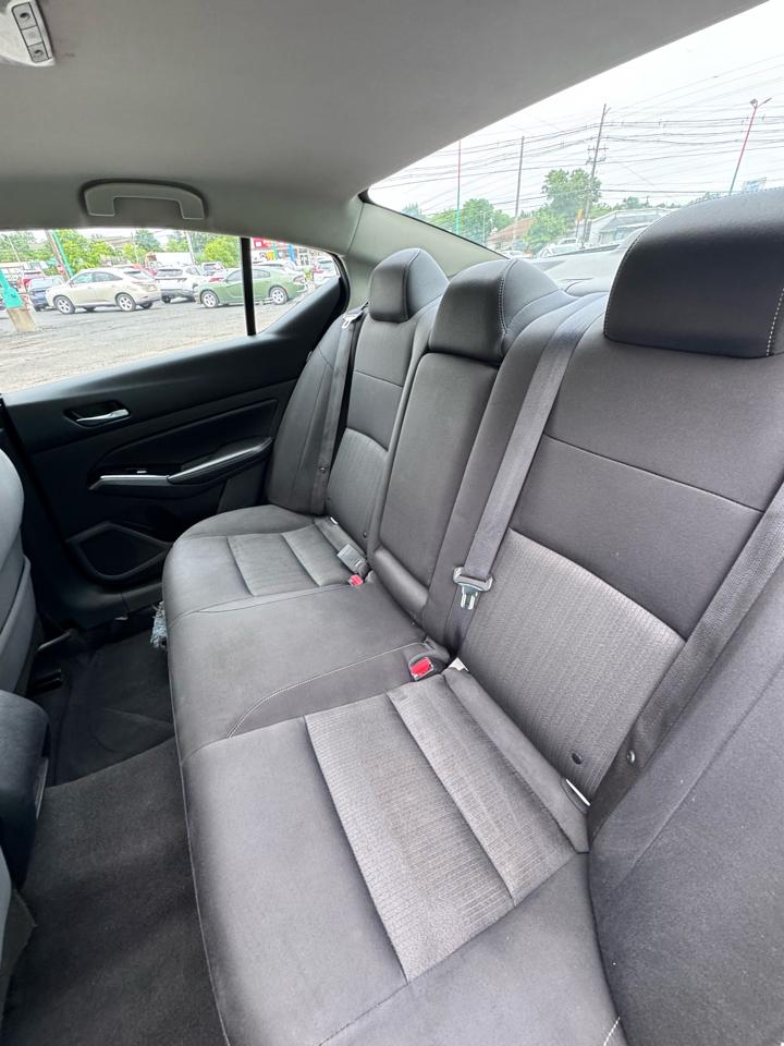 Nissan Altima 2.5 SV Sedan 2021