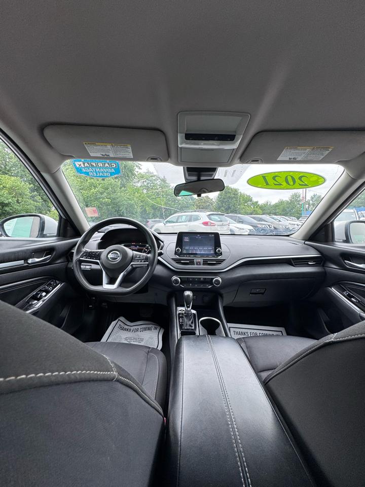 Nissan Altima 2.5 SV Sedan 2021