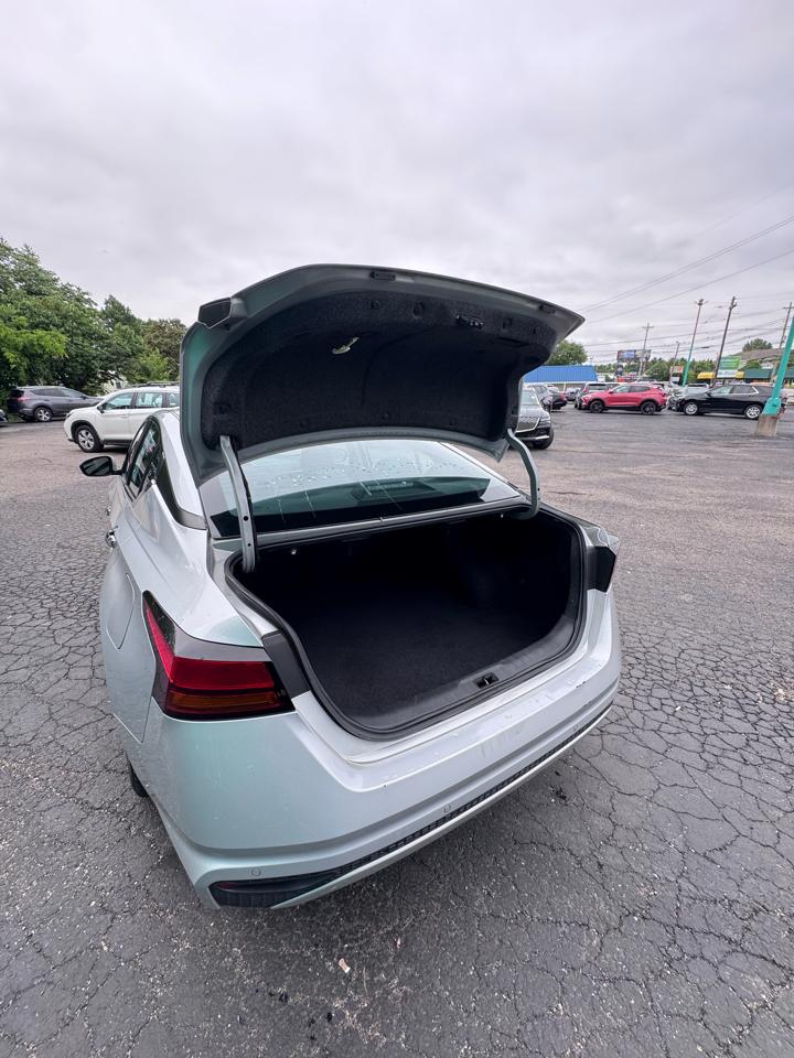 Nissan Altima 2.5 SV Sedan 2021