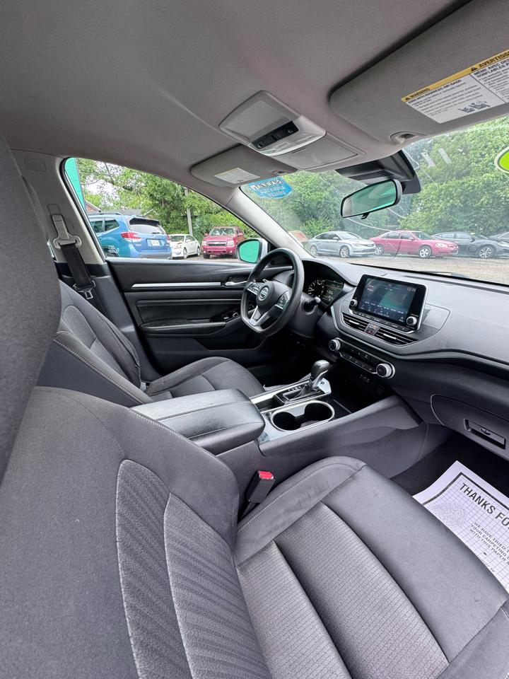 Nissan Altima 2.5 SV Sedan 2021