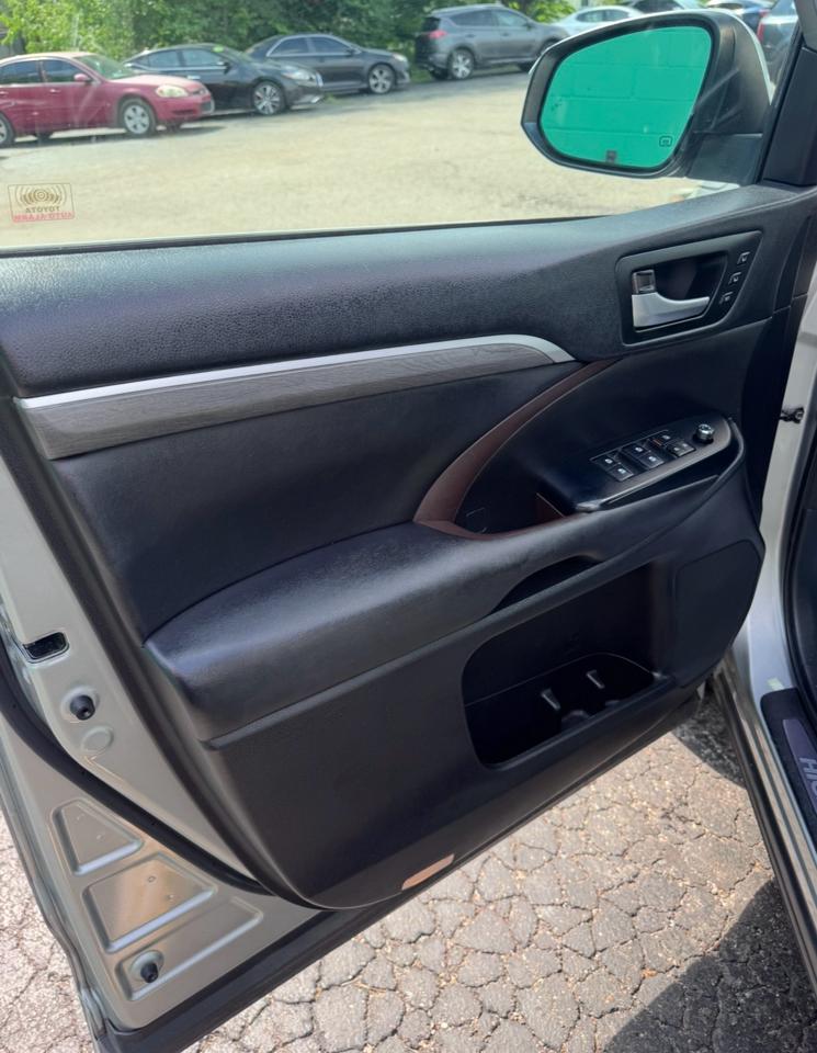 Toyota Highlander Limited V6 FWD (Natl) 2018
